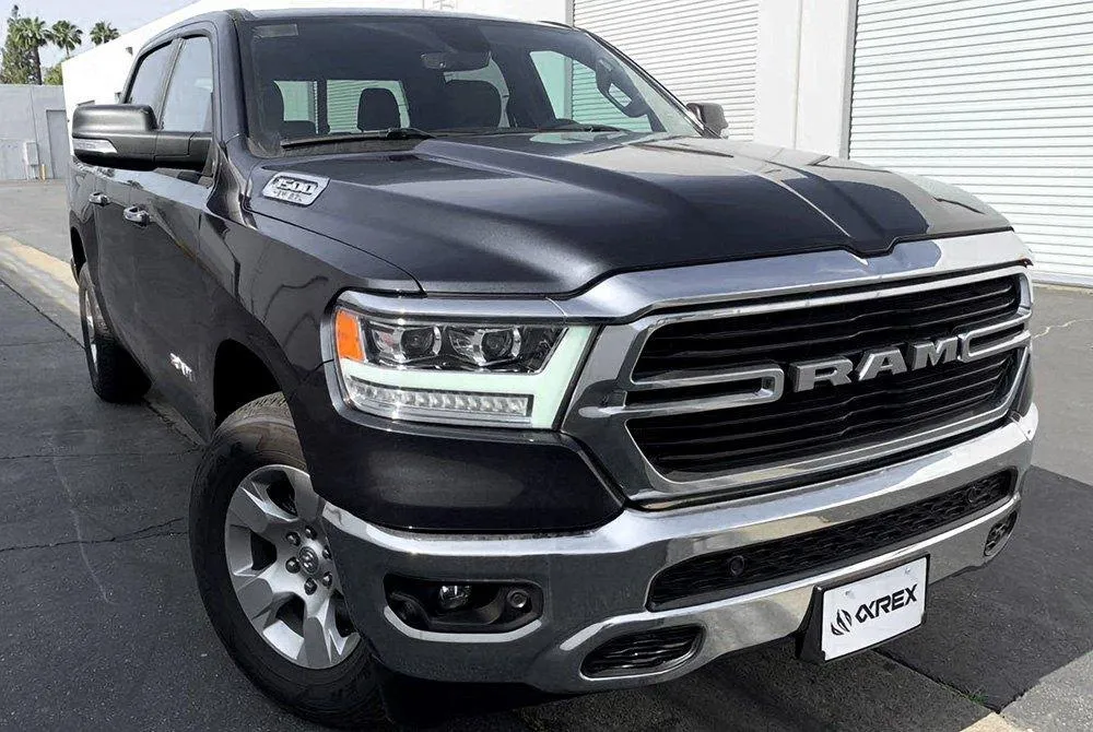 AlphaRex Projector Headlights Ram 1500 2019-2024  [Pro Series - Sequential Signal] Jet Black / Black / Chrome - Image 10