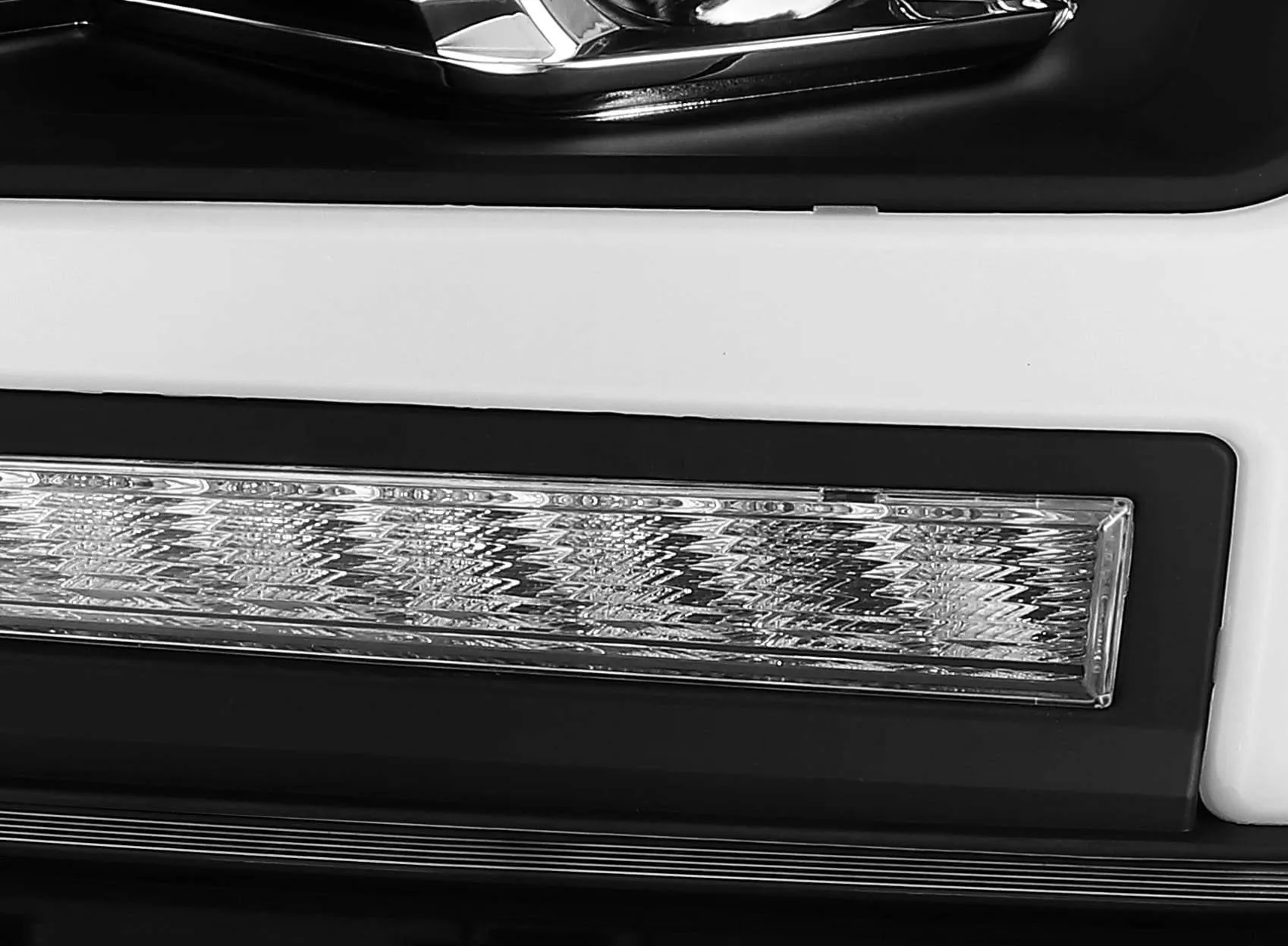 AlphaRex Projector Headlights Ram 1500 2019-2024  [Pro Series - Sequential Signal] Jet Black / Black / Chrome - Image 6